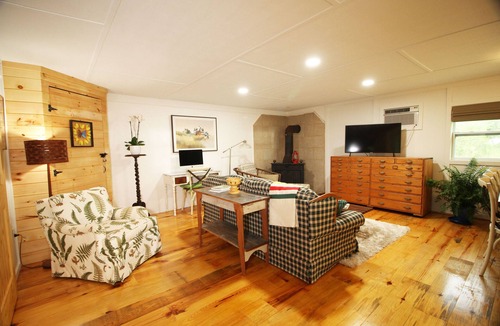 Titusville Cabin | Cabin Farmhouse on the Space Coast