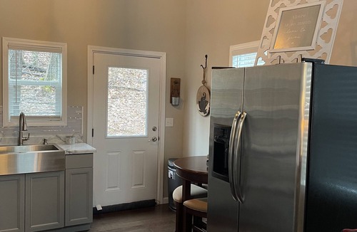 Groveoak Cabin | Cabin - secluded and Guntersville Lake w/hot tub and fire pit