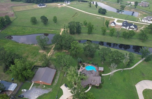 Cullman House | Calm Mini Farm w/Organic soy/gluten free Eggs & private Poolside Oasis