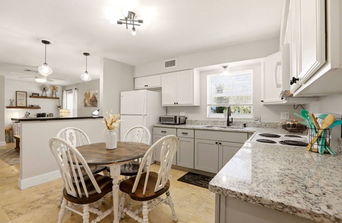 Olga Villa | Caloosahatchee Hideaway II, Waterfront Stay Kayaks, Bikes, Guest Favorite
