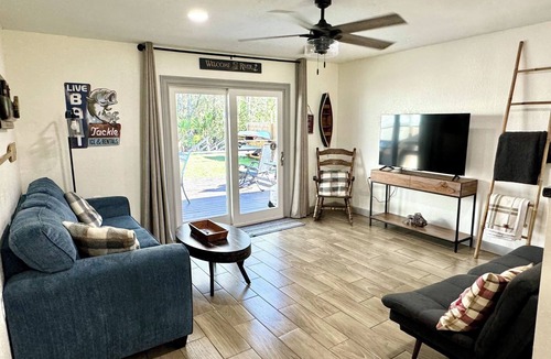 Crystal River House | Camp Manatee-waterfront/pet-friendly/kayaks/boatslip/fir pit/fishing poles