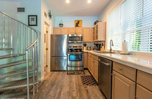 Historic Seaport Condo | Campbell Suite