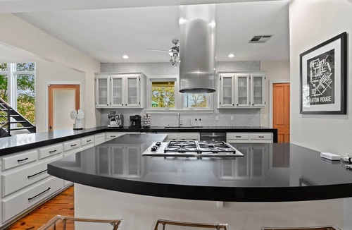 Highlands - Perkins House | Campus Maison- Luxury LSU Retreat - Steps to Tiger Stadium