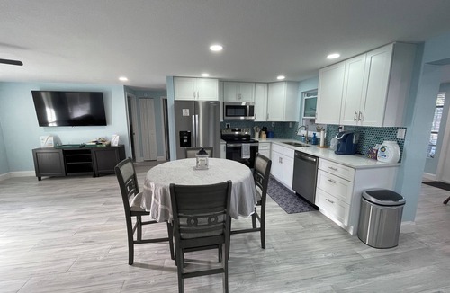 Hudson Beach Estates House | Canalfront 3 Bed 2 Bath Renovated House - Pet Friendly