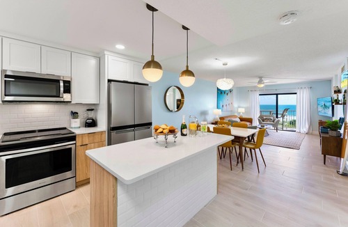 Port Canaveral Condo | Canaveral Towers - Oceanfront Condos with Pool and Mini Golf by Port Canaveral - Cocoa Beach