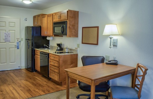 Central Business District Hotel | Candlewood Suites Downtown by IHG