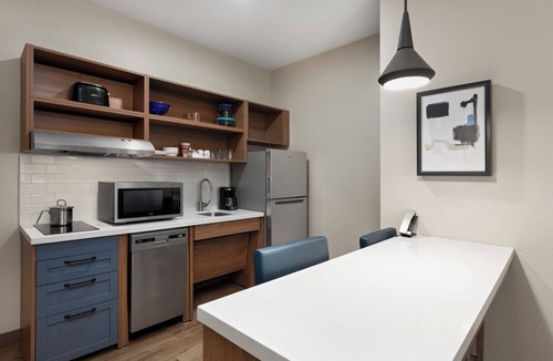 Central Business District Hotel | Candlewood Suites Mobile‑Downtown by IHG