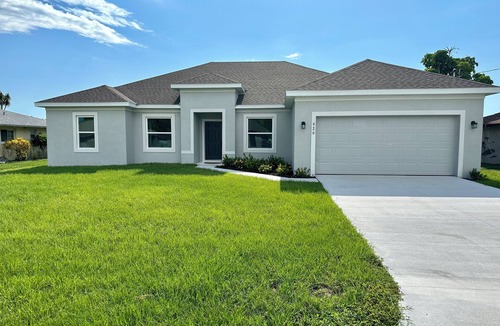 Fort Myers House | Cape Escape – 4BR Waterfront w/Gulf Access, 4 bdr/3 bath Cape Coral Home