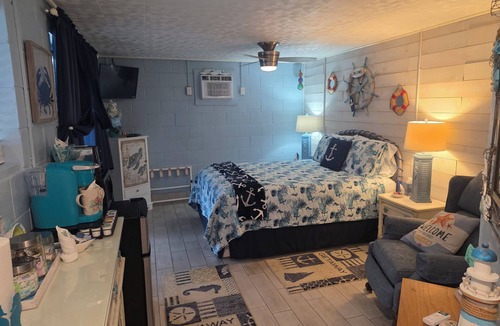 Indian Harbor Estates Apartment | Captian's Quarters Along The Sea "Your private waterfront Suite"