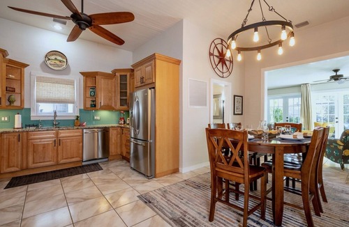 Uptown - Upper Duval House | *CASA AMARILLA* Old Town Cottage & Pool + Last Key White Glove Service.