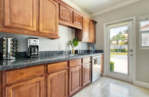 Birch Park Finger Streets House | Casa Bermuda by AvantStay | Right Across the Street from Fort Lauderdale Beach