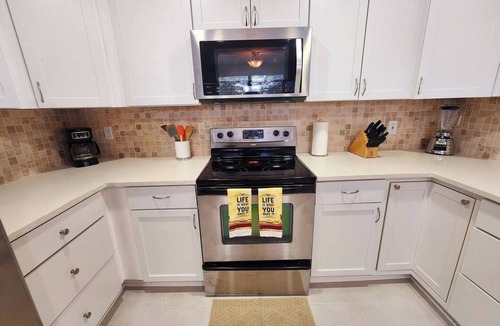 Westside House | Casa Frye: 4Bd/2Bth/Office/Parking Sleeps7! Jacksonville, FL