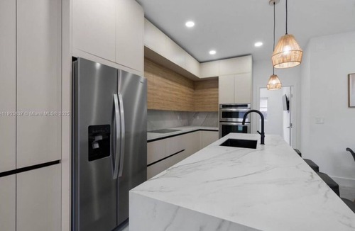 Flagami House | Casa Gabriel, Comfortable and spacious private home 15 minutes from downtown Miami!