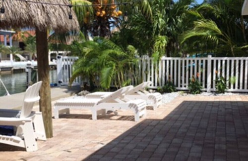 Key Colony Beach House | CASA NAUTICA @KEY COLONY BEACH TIKI BACKYARD ACCESS TO CABANA BEACH CLUB & POOL