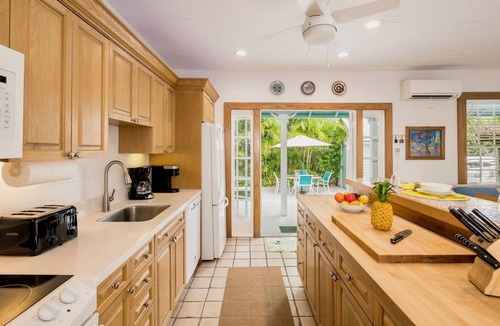 Key West Historic District House | *CASA SERENDIPITY @ OLD TOWN* Home & Pool + Last Key White Glove Service.