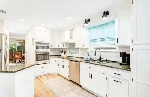 Pensacola House | Casanana Beach Retreat- Beach Only 3 Miles Away!