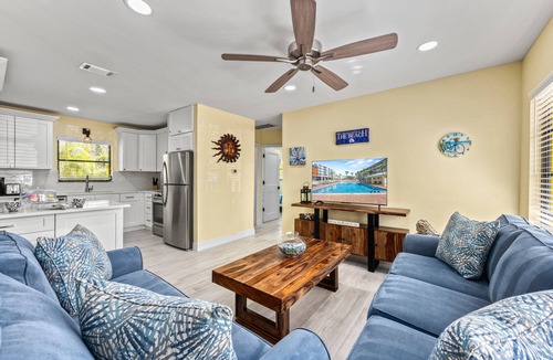 Siesta Key House | 🌴 Casita Mar | Steps to Crescent Beach, HOA Pool & Quiet Island Living on Siesta Key