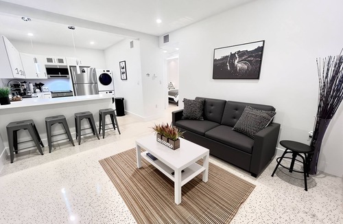 Coral Way Apartment | Casitas at Coconut Grove