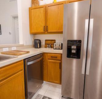 Hillcrest Estates House | Castle on Hillcrest- 9 miles to Disney!