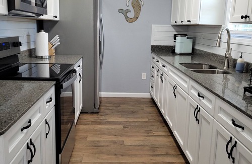 Parker House | "Catch of the Day" 2bdr 1.5bth -Water Front Home @Pier 98 Marina.BOOK TODAY