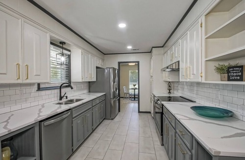 Park Forest - LA North House | Central Family Get-A-Way