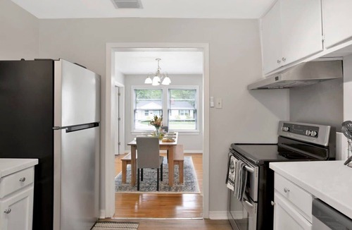 Mobile House | Central Midtown Cottage