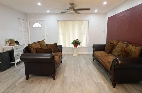 Richmond Heights House | Central Orlando 3BR 4.5mi Universal 3.5mi Camping World 12.5mi Disney