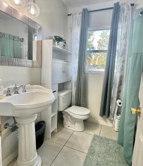 Pinellas Park House | Centrally Located Cozy Home in a Quiet and Peaceful Neighborhood