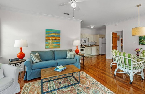 Fairhope Apartment | Charlotte at Jubilee Suites Bed & Breakfast. 1K/1B