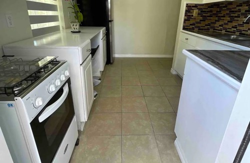 Southwest Coconut Grove House | Charming 1-bedroom house with AC and WiFi in enchanting Miami