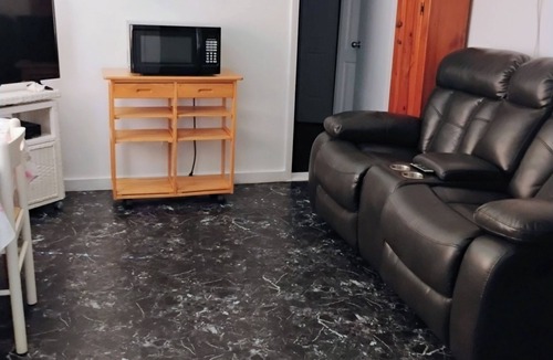 Harbor Oaks Cottage | Charming 1-bedroom cottage in Port Orange Close to Daytona Beach