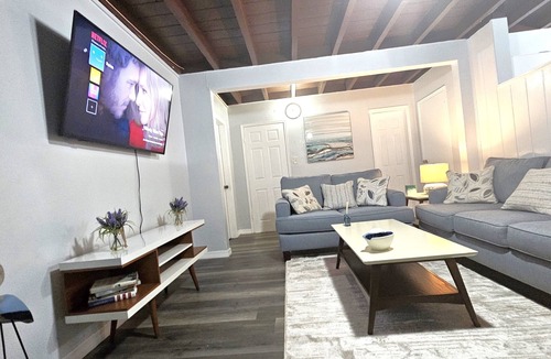 Riviera Beach Apartment | Charming 2-bedroom apt with WiFi, AC in West Palm Beach Next to the Marina/Beach