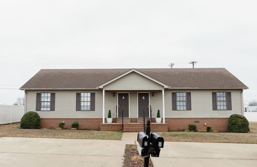 Muscle Shoals House | Charming 2-bedroom house with WiFi and AC in Muscle Shoals