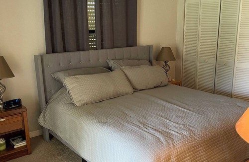 Biggar Condo | Charming 2-bedroom condo in wonderful Fort Myers with AC, pool and Golf.