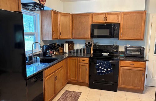 Clearwater House | Charming 2-bedroom house in beautiful Clearwater with AC washer dryer