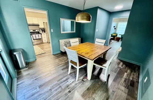 Crestline Heights House | Charming 2-bedroom townhome conveniently located
