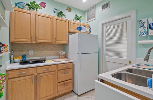 South Venice Apartment | Charming 2 story secluded apartment with gorgeous views in sunny Venice Florida.