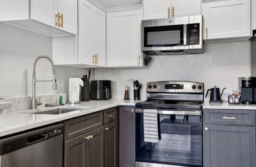 Oviedo Apartment | Charming 2BR 7 mins from UCF with fitness and washer dryer in lovely Oviedo