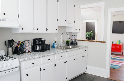 East Hill Apartment | Charming 2BR Retreat | Elegant & Fast WiFi