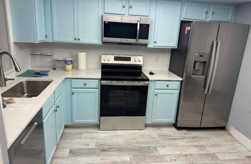 Pine Ridge House | Charming 3 Bd, 1 min Mercato, 2 miles from the sunny Vanderbilt Beach in Naples.