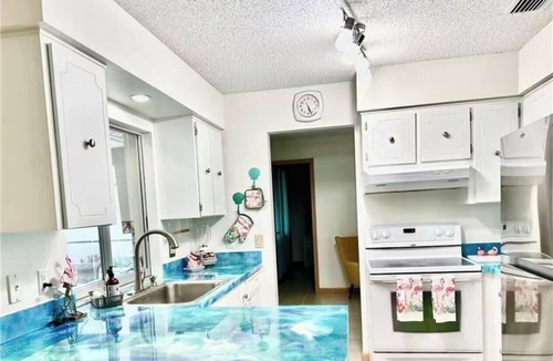 Lochmoor Waterway Estates House | Charming 3-bedroom house with AC and Heated Pool in North Fort Myers
