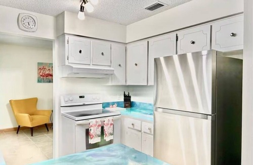 Lochmoor Waterway Estates House | Charming 3-bedroom house with AC and Heated Pool in North Fort Myers