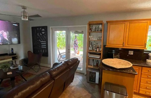 Deerfield Beach House | Charming 3-bedroom house soothing Deerfield Beach, heated pool