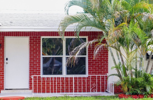 Poinciana Park House | Charming 3-bedroom house with a pool close to the Beach 🏝️and the Airport ✈️