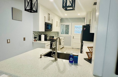 Pass-a-Grille Cottage | Charming 3 bedroom 2 bath with Beach Access!