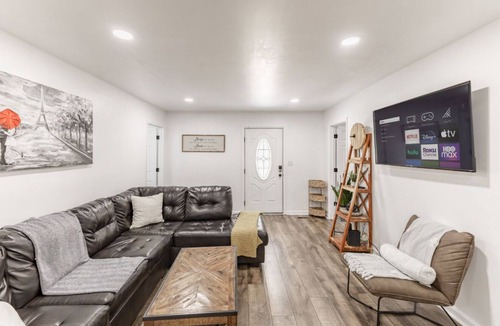 Athens Cottage | Charming 3-bedroom cottage with WiFi, AC in welcoming Athens
