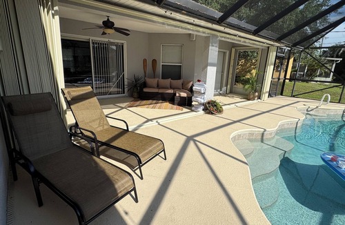 Palm Bay House | Charming 3-bedroom house with a pool, AC in sunny Palm Bay