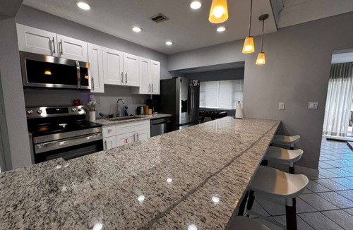 Tamarac House | Charming 3-bedroom house in Tamarac. Minutes from Hardrock, Beaches, & Shopping