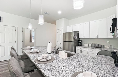 Westminster House | Charming 3-bedroom house in delightful Lehigh Acres with WiFi, AC