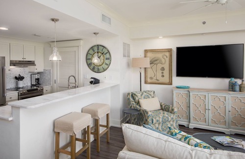 Baytowne Wharf Condo | Charming Baytowne Wharf Condo in Sandestin Resort! Pool/Hot Tub, Tram,Balcony